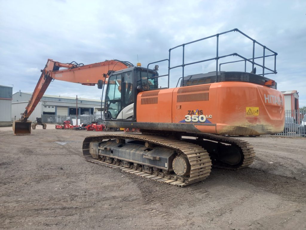 2019 Hitachi Zaxis ZX350LC-6 left side view.