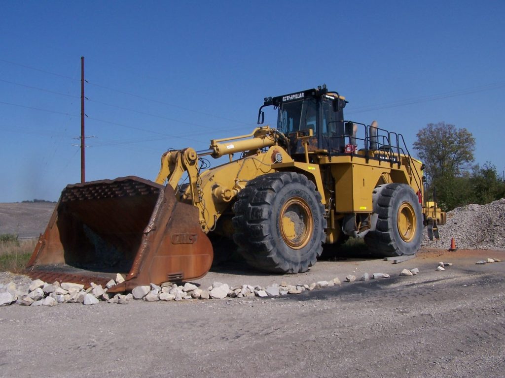 2010 CAT 992K Wheel Loader front view