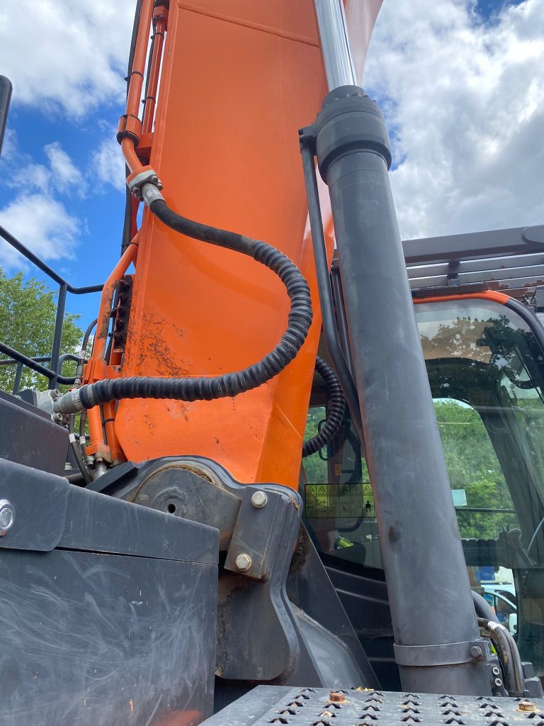 Doosan DX300LC-5 Heavy Line Excavator
