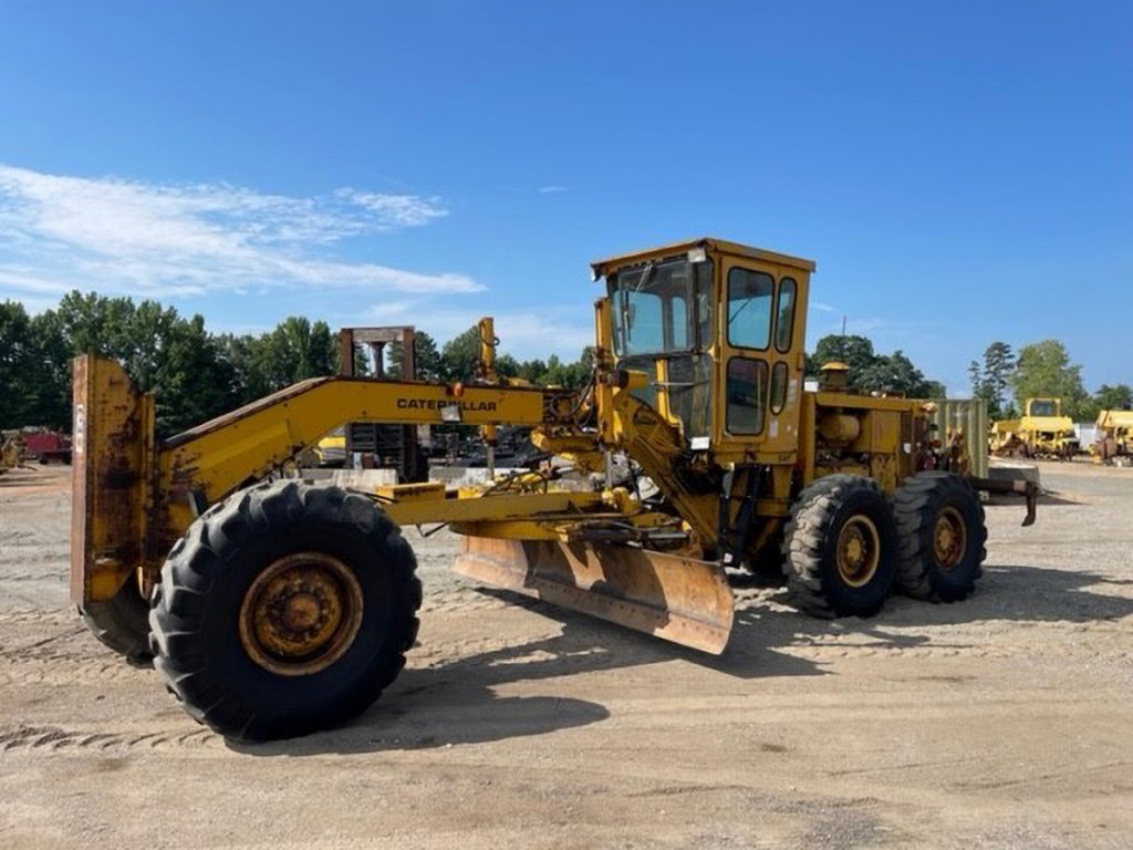 1976 CAT 14G Motor Grader side view