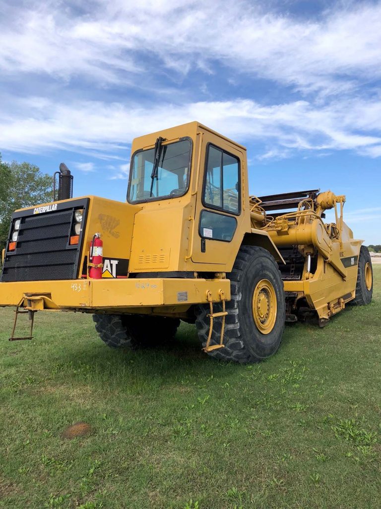 1995 CAT 615C Motor Scraper front left