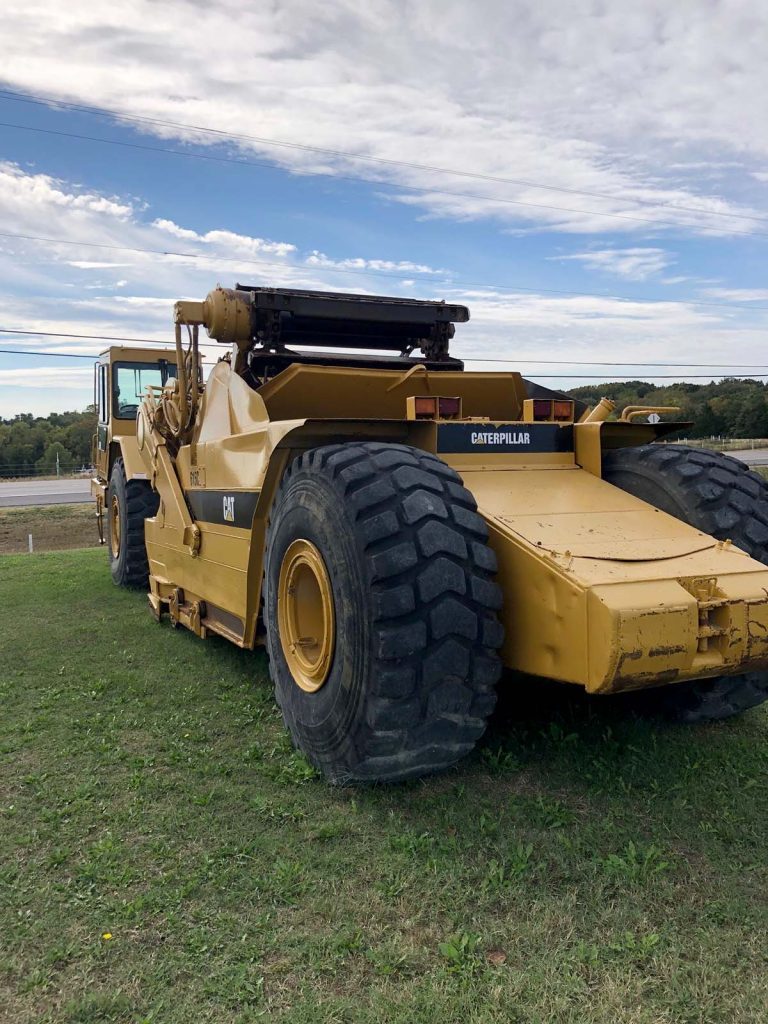 1995 CAT 615C Motor Scraper rear view
