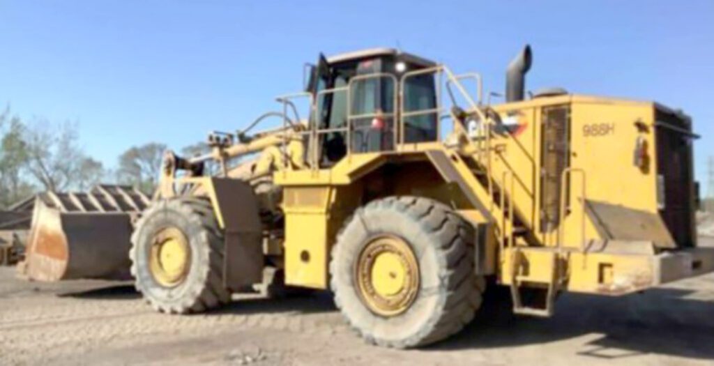 2008 CAT 988H Wheel Loader right side view