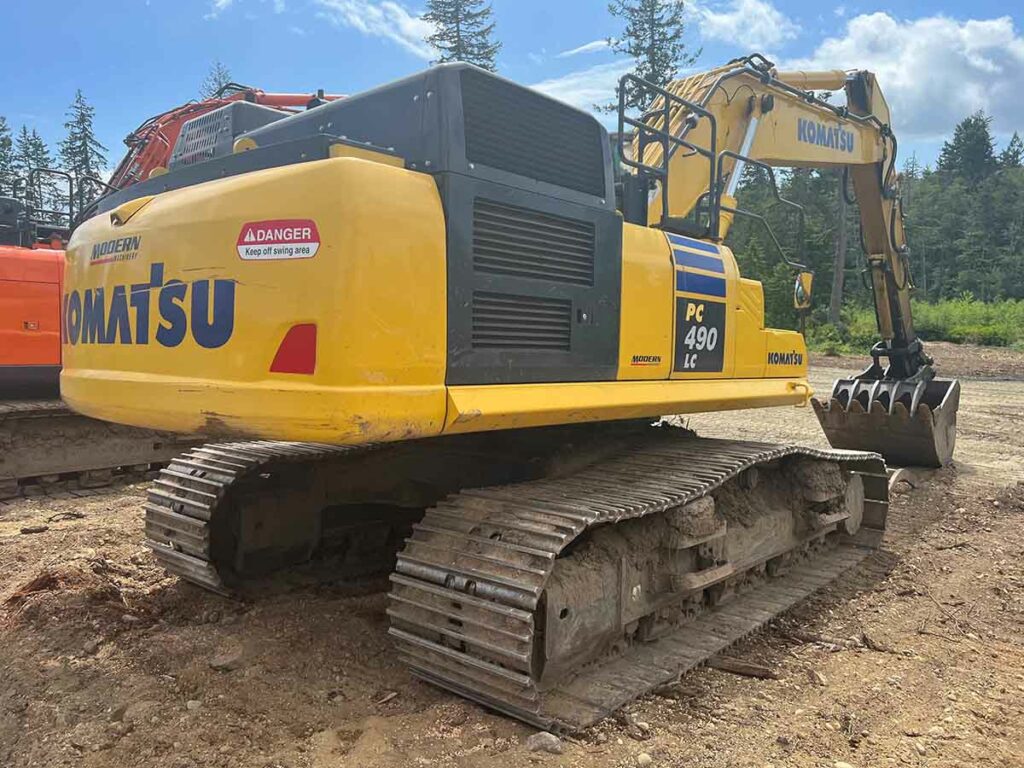 Komatsu PC490LC-11 Excavator right rear view