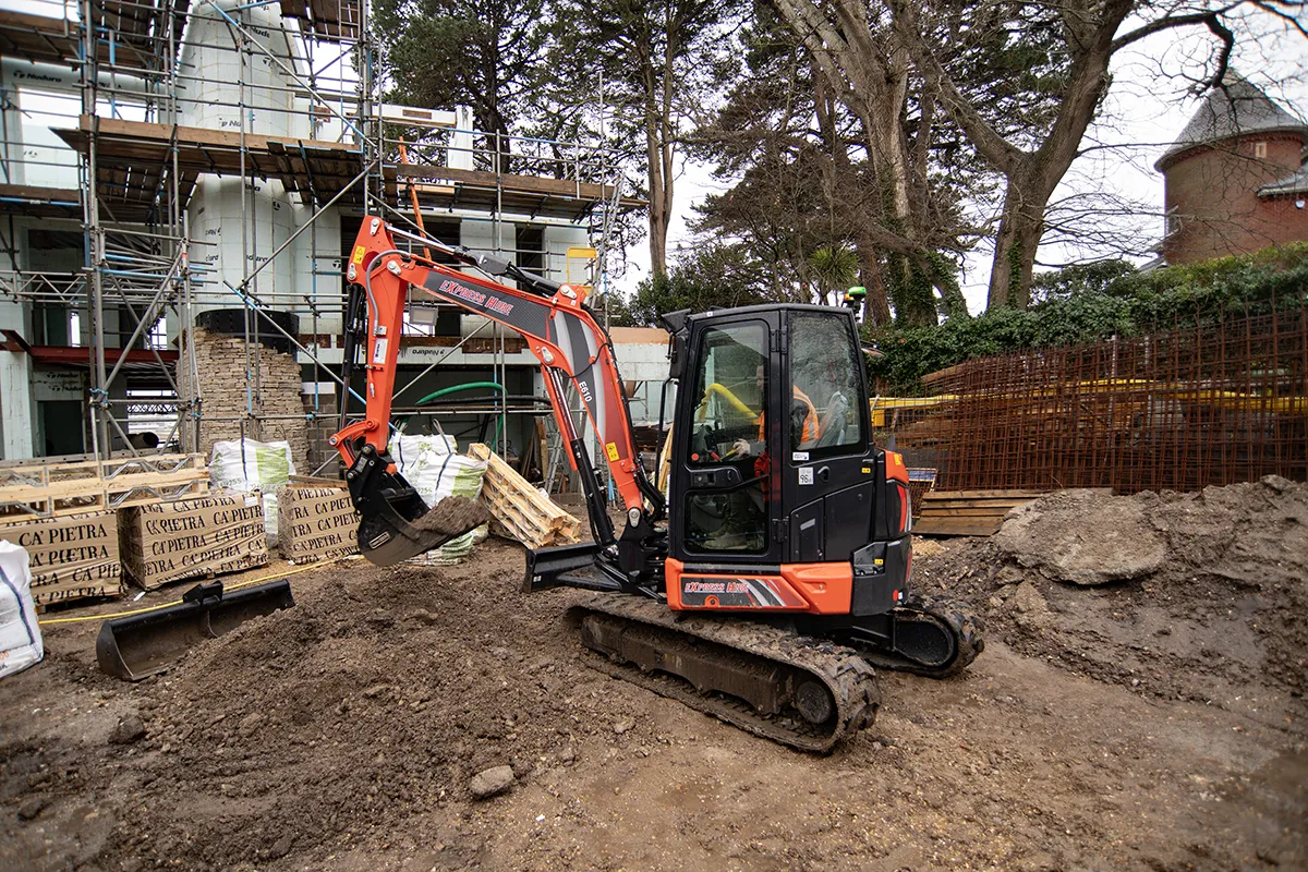 Express Hire Seals First Year With Kubota Orders