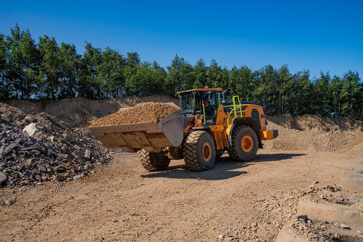 HL975A Cvt Delivers Fuel Savings for Whitelocks Plant
