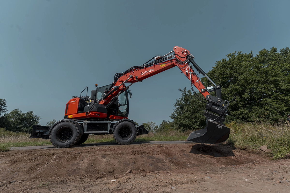 Kubota Celebrates Award Double For Wheeled Models