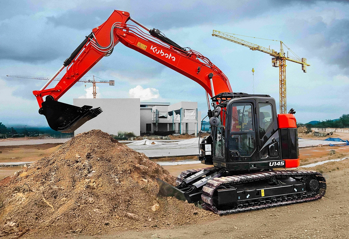 Kubota Demonstrates Expanded Range At PlantWorx