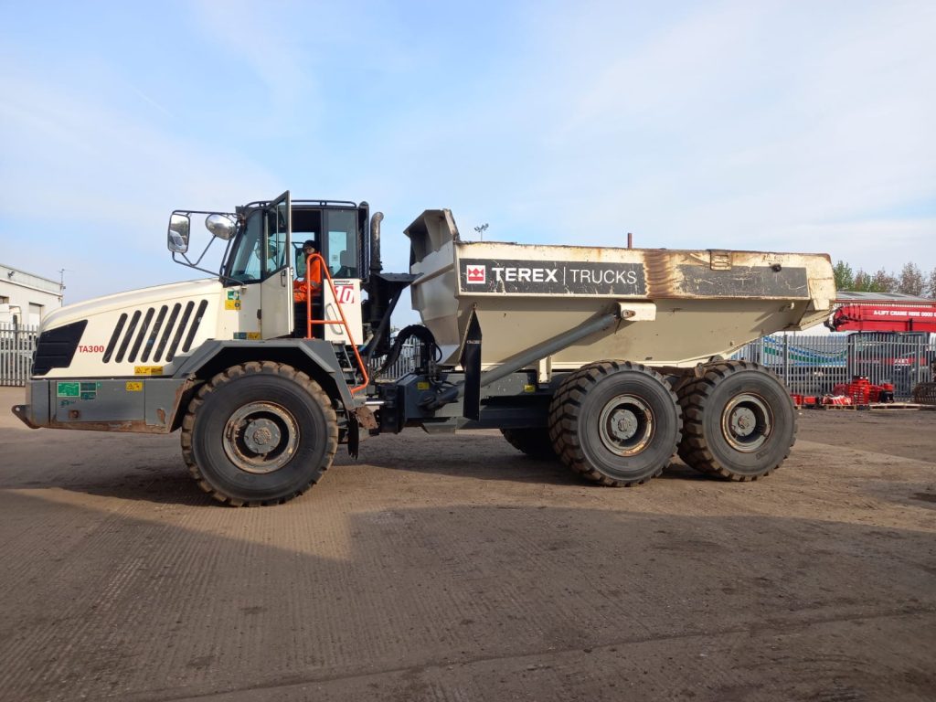 2018 Terex TA300 used articulated dump truck left side view