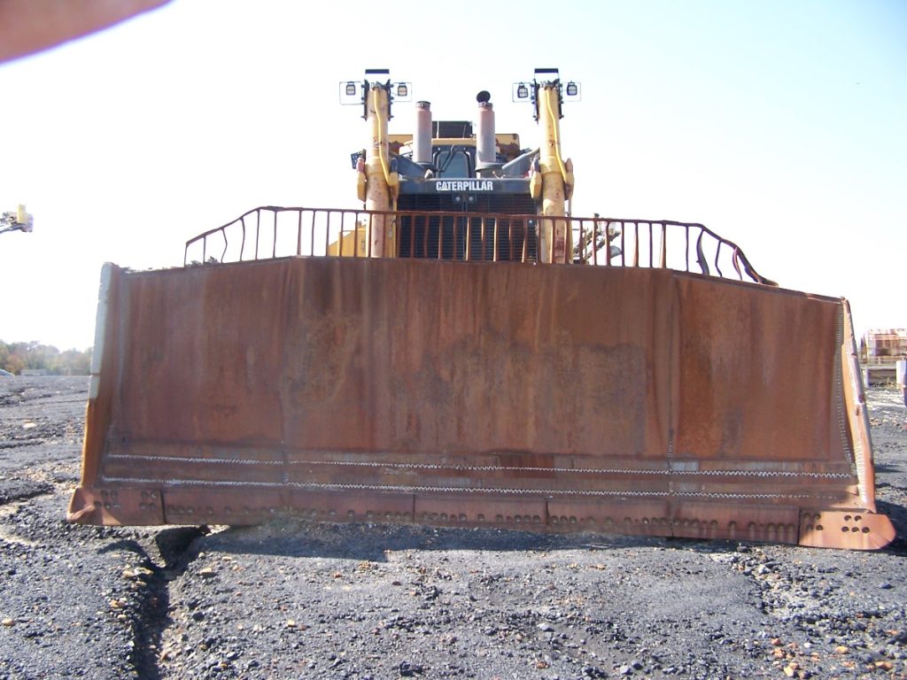 2008 CAT D11T Crawler Tractor front blade view