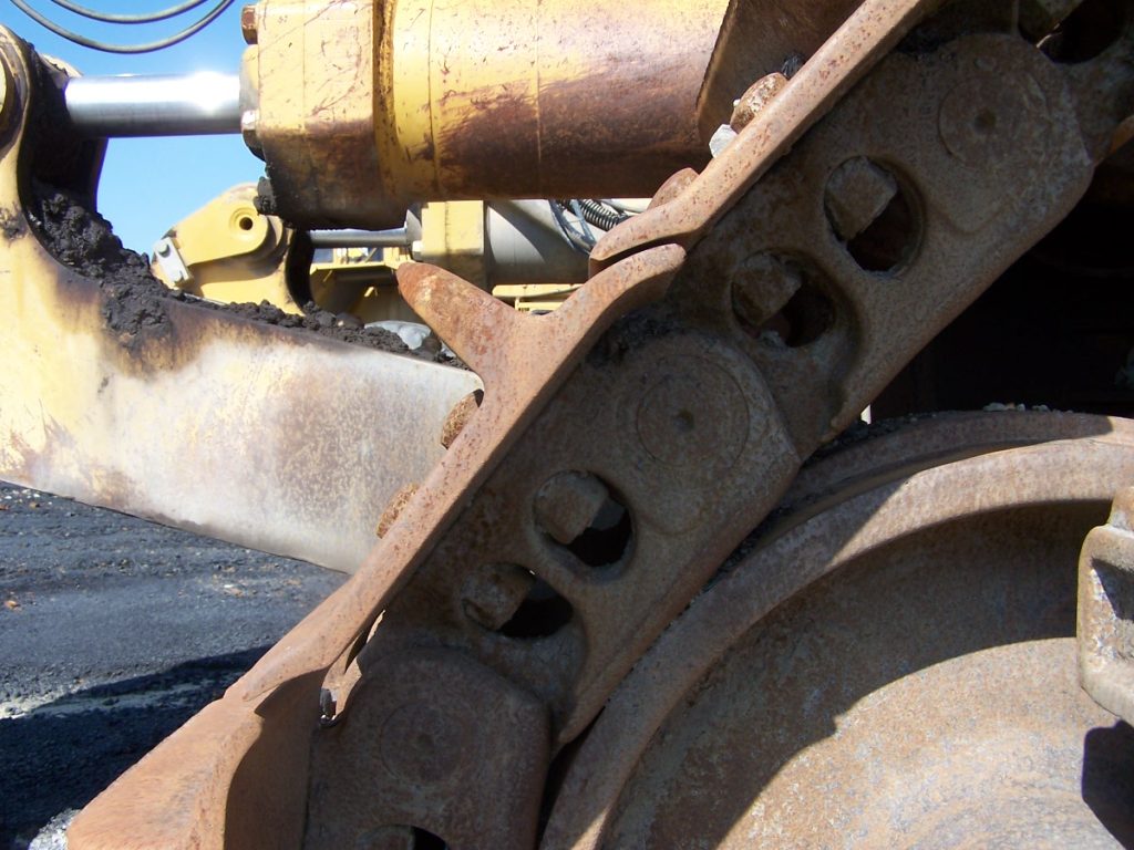 2008 CAT D11T Crawler Tractor tracks view
