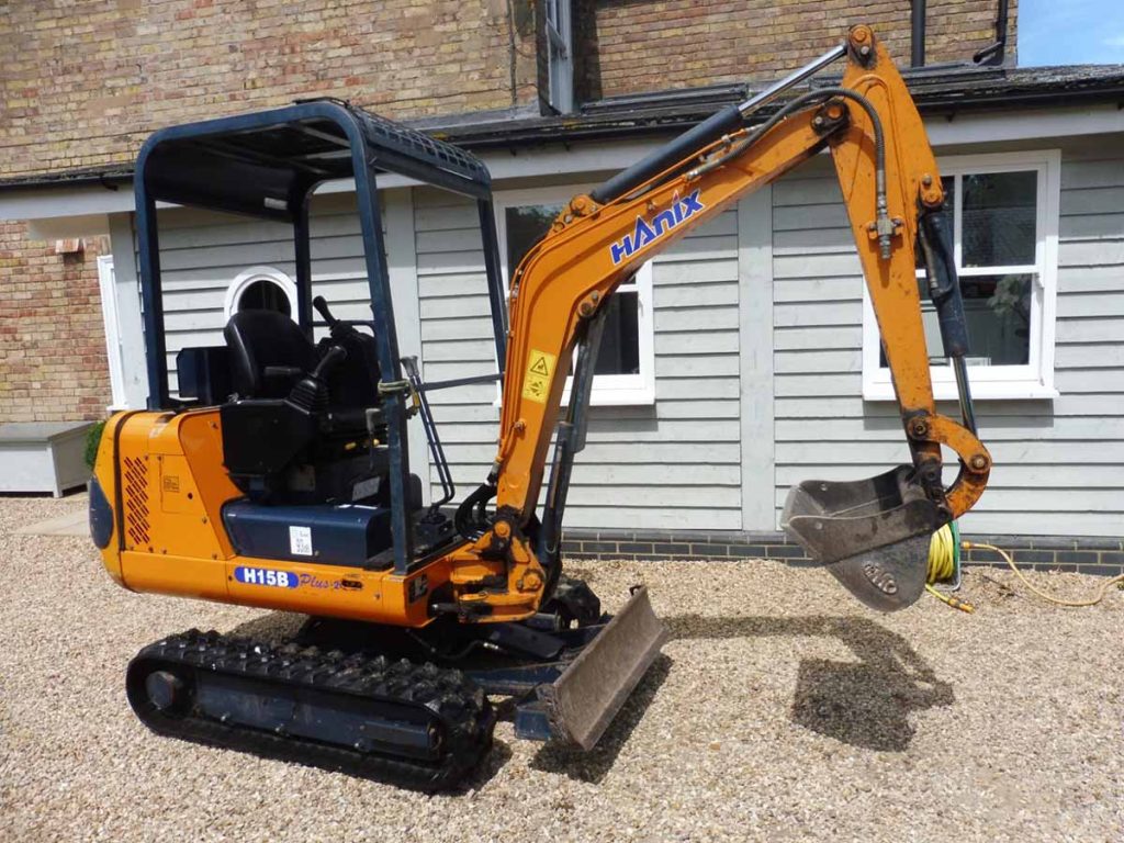 2008 Hanix H15B used right side view.