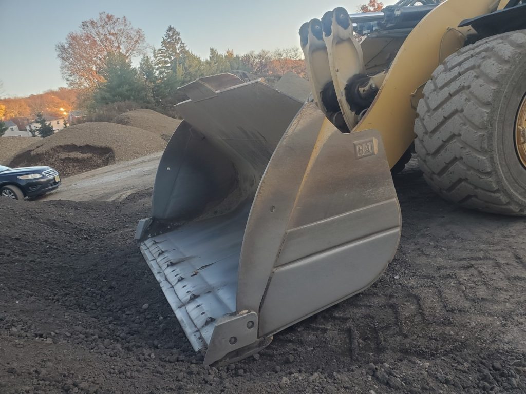 2016 CAT 982M Wheel Loader - Material Handler bucket