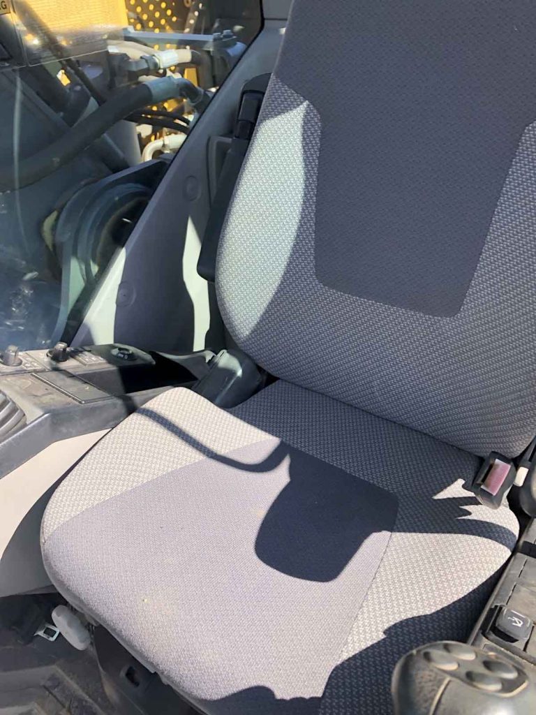2016 Volvo EC250EL Excavator used seat view
